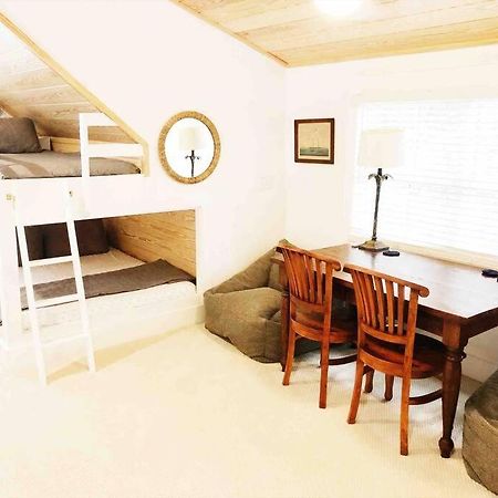 Liz Lane Cottage- Entire Guesthouse ชาร์ลสตัน ภายนอก รูปภาพ