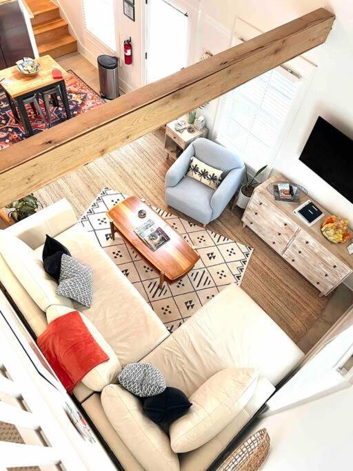 Liz Lane Cottage- Entire Guesthouse ชาร์ลสตัน ภายนอก รูปภาพ
