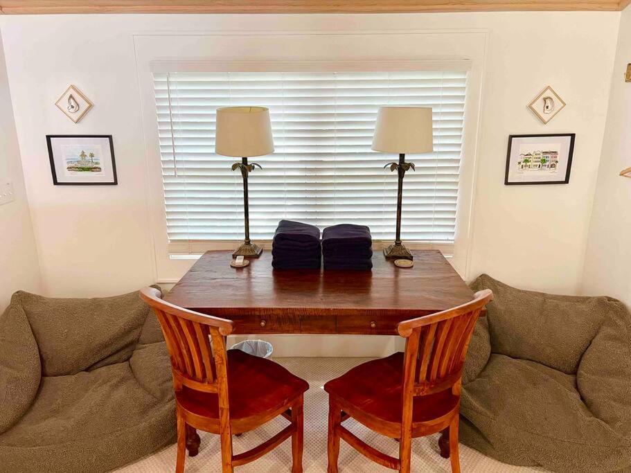Liz Lane Cottage- Entire Guesthouse ชาร์ลสตัน ภายนอก รูปภาพ