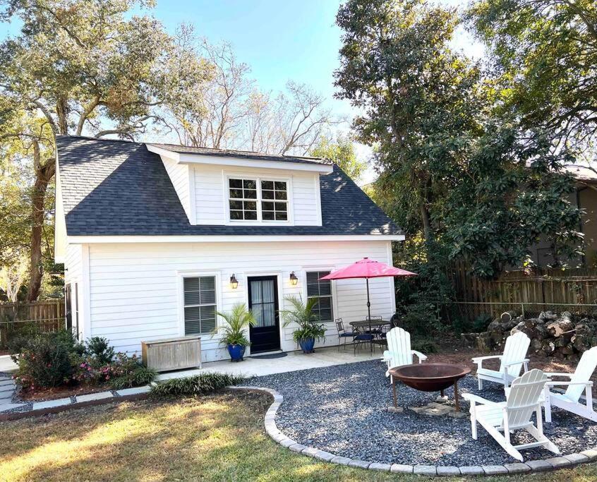 Liz Lane Cottage- Entire Guesthouse ชาร์ลสตัน ภายนอก รูปภาพ
